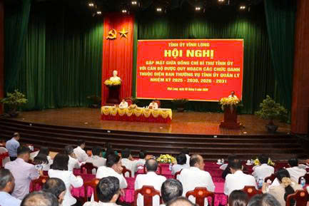 Bí thư Tỉnh ủy Vĩnh Long gặp mặt cán bộ quy hoạch các chức danh thuộc diện Ban Thường vụ Tỉnh ủy quản lý

