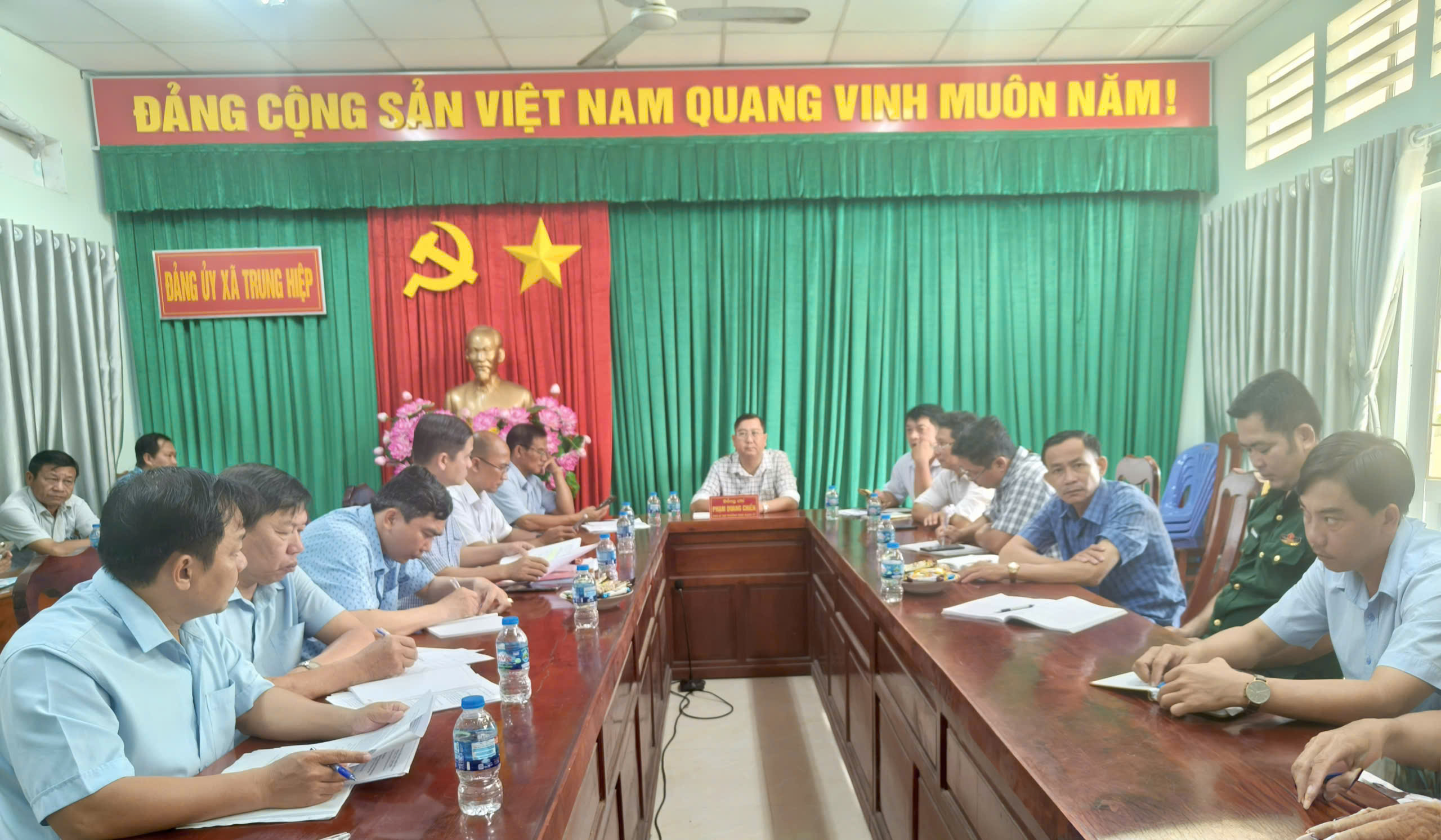 Trung Hiệp tổ chức điểm cầu trực tuyến để tham dự Hội nghị Báo cáo viên Trung ương tháng 9 năm 2026