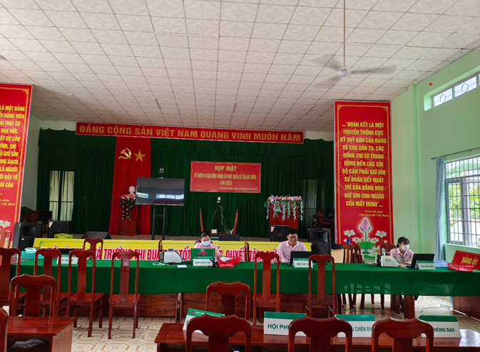 Xã Trung Hiệp tổ chức phiên giao dịch tín dụng chính sách đầu tiên sau sáp nhập hành chính