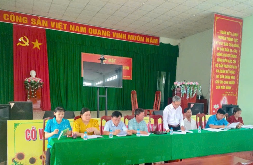 Trung Hiệp tổ chức tiếp xúc cử tri trước kỳ họp lần thứ 2 HĐND xã, khóa XII, nhiệm kỳ 2021 - 2026