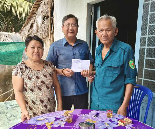 Trung Hiệp thăm, chúc Tết cổ truyền Chôl Chnăm Thmây năm 2026 các hộ gia đình người dân tộc Khmer có hoàn cảnh khó khăn 